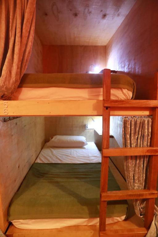 Gibbon Guesthouse Kuching Eksteriør billede