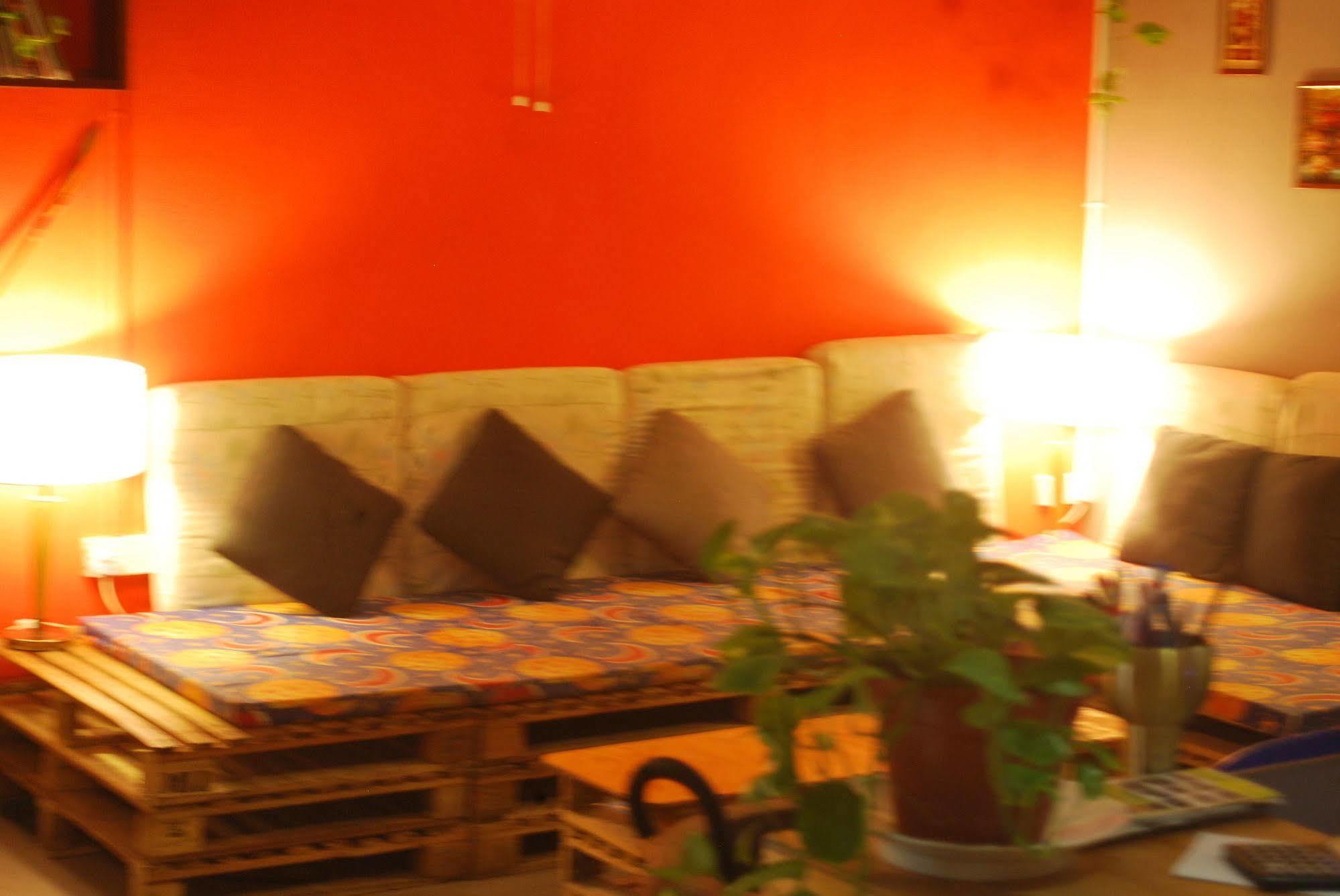Gibbon Guesthouse Kuching Eksteriør billede